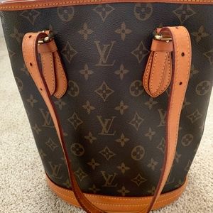 Louis Vuitton Medium Marais Monogram